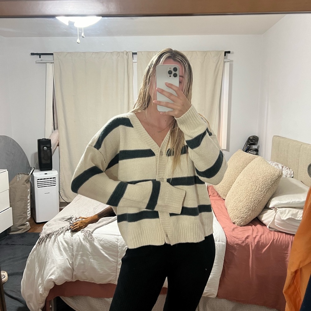 SPLENDID cardigan - Picture 6 of 15